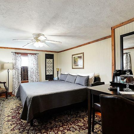 Hocking Hills Inn Logan Εξωτερικό φωτογραφία