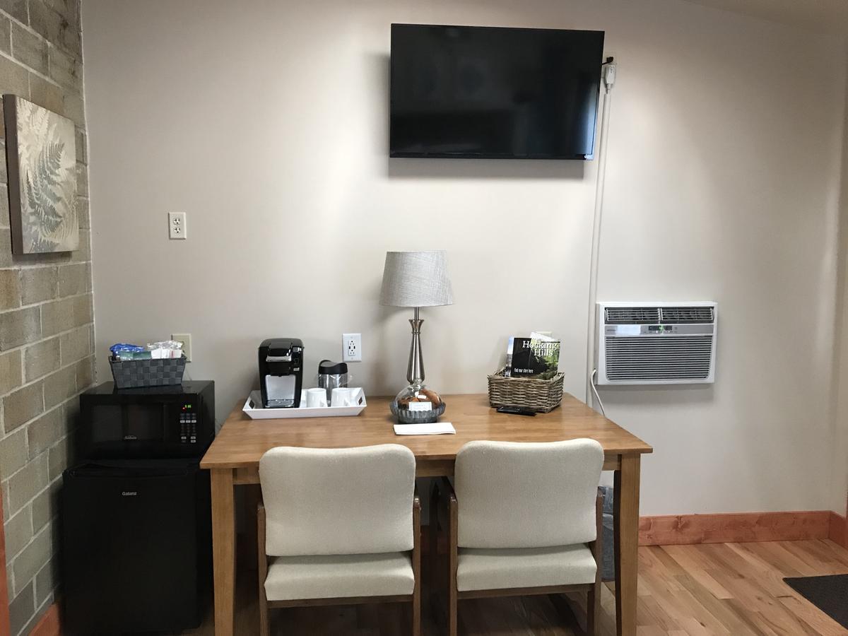 Hocking Hills Inn Logan Εξωτερικό φωτογραφία