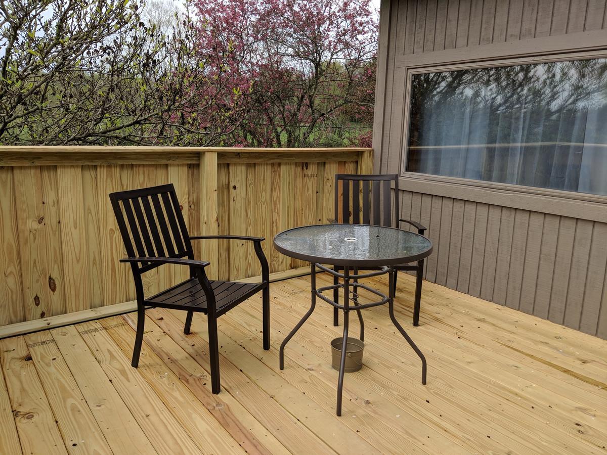 Hocking Hills Inn Logan Εξωτερικό φωτογραφία