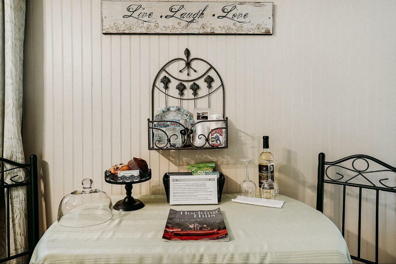 Hocking Hills Inn Logan Εξωτερικό φωτογραφία