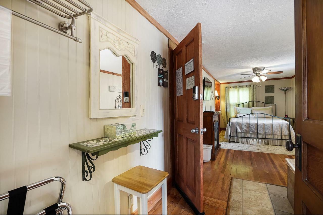 Hocking Hills Inn Logan Εξωτερικό φωτογραφία