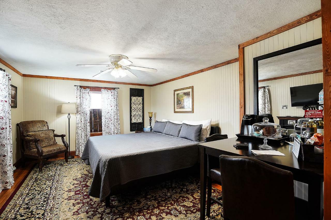 Hocking Hills Inn Logan Εξωτερικό φωτογραφία