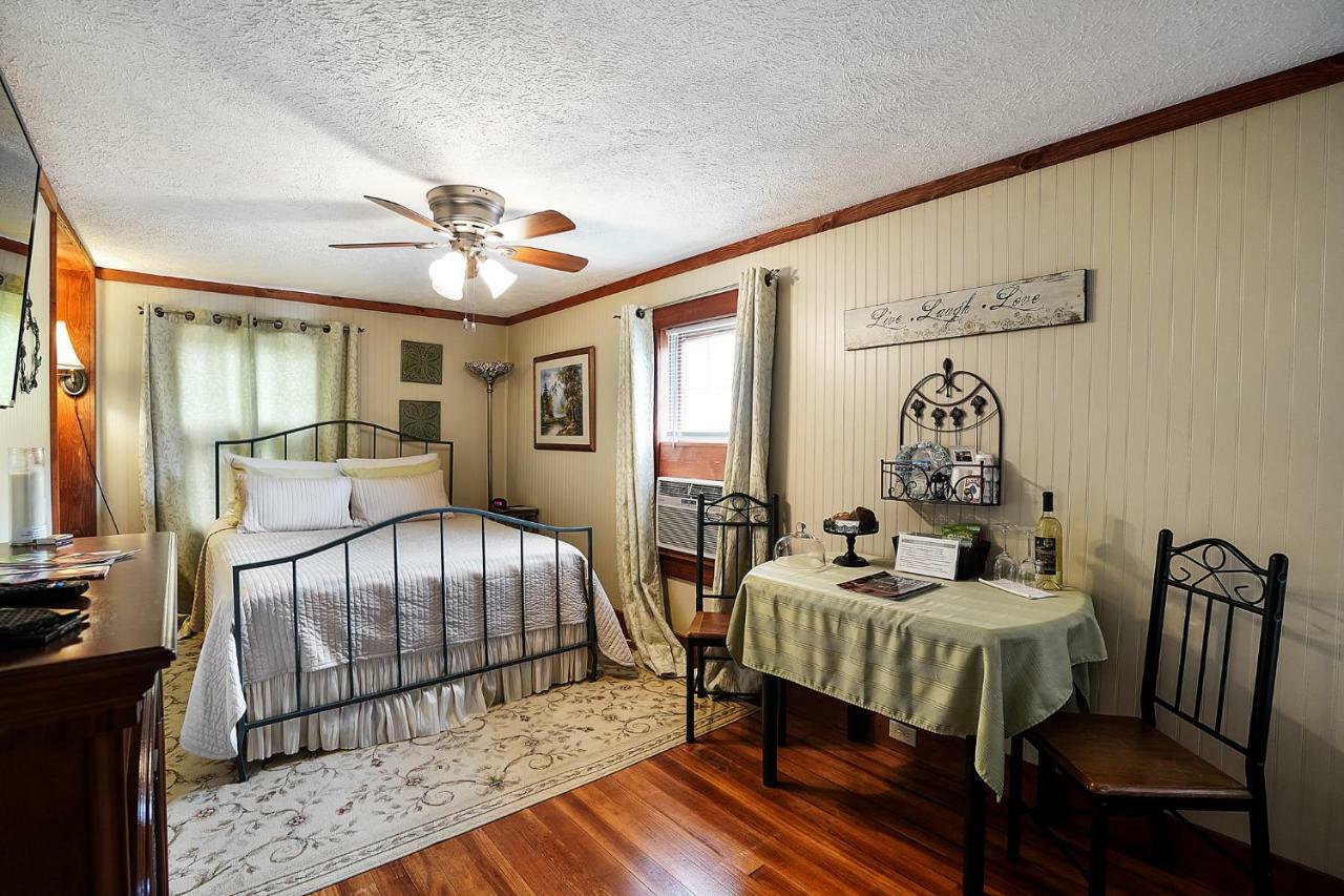 Hocking Hills Inn Logan Εξωτερικό φωτογραφία